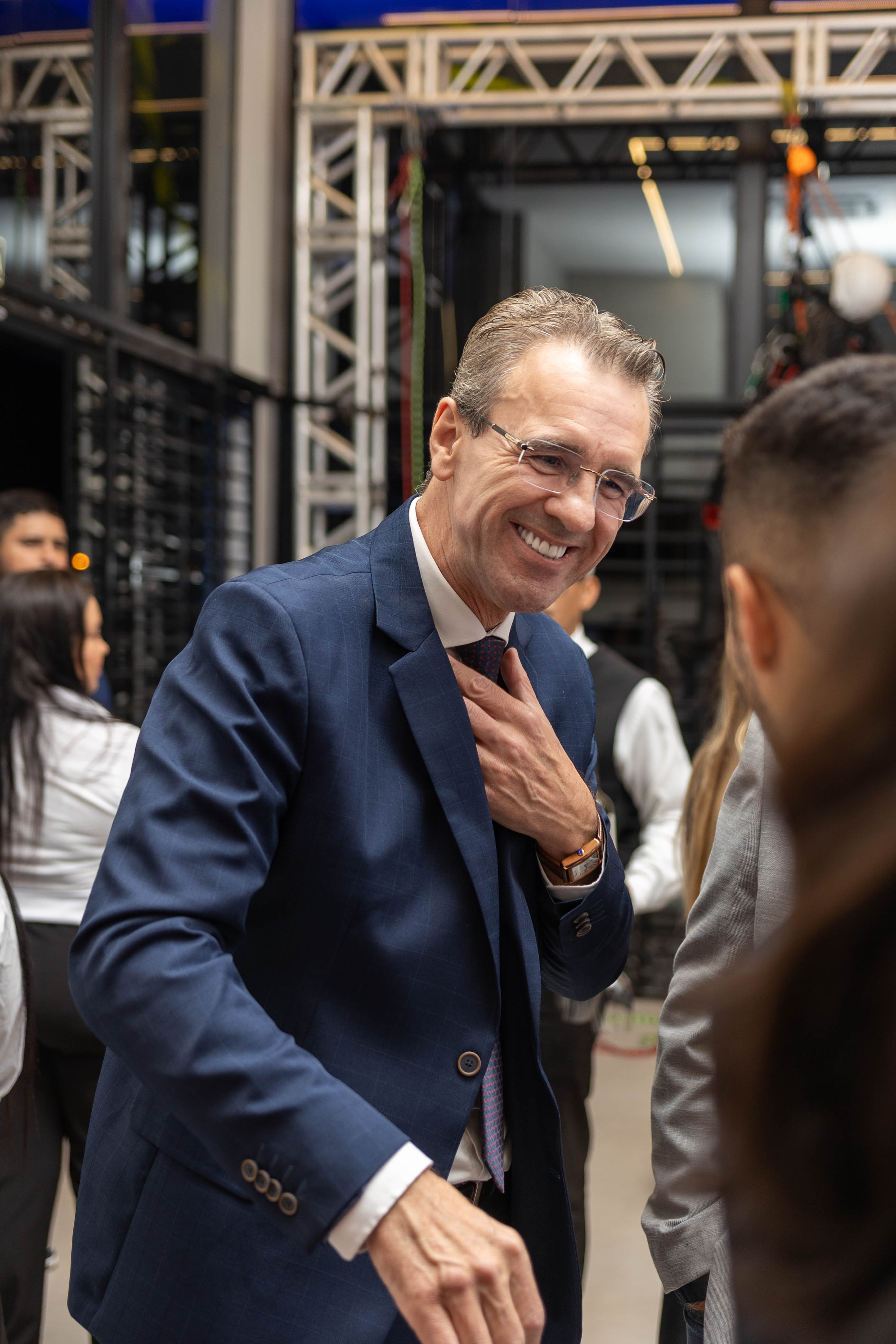 Dr. Julio Schmitt
